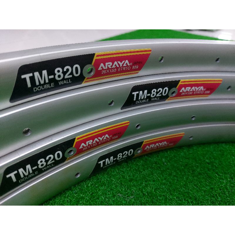 Jeu de roues VTT 26 en Araya TM-820 SOVOS / Shimano Deore LX FH-M565 8
