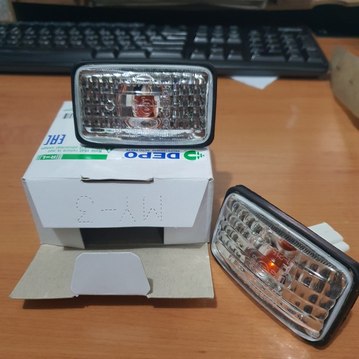 Xtrail XTrail T30 Nissan Guaranteed Crystal Fender Signal Lamp