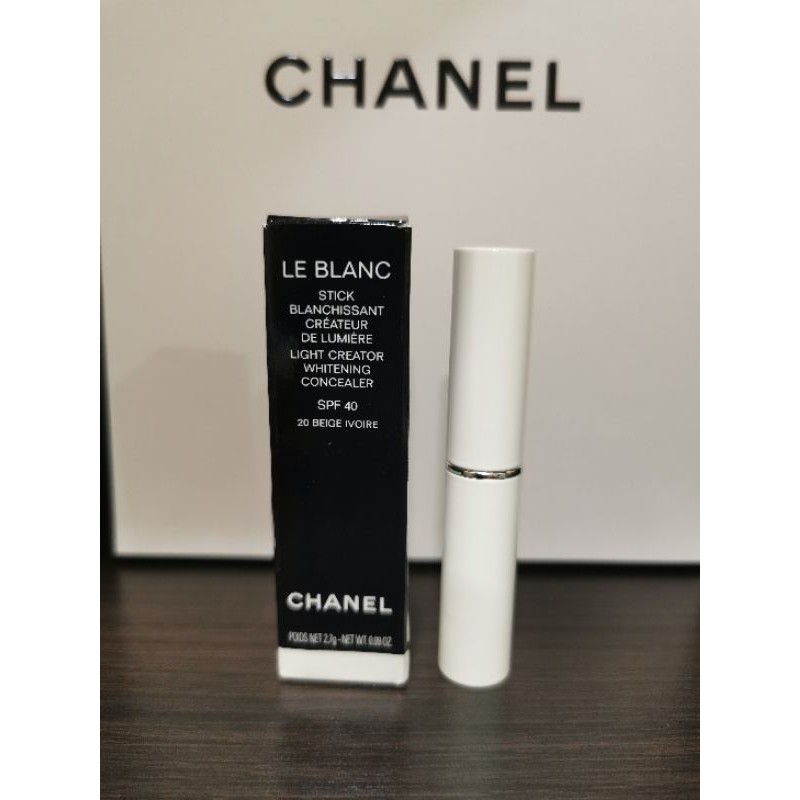 Chanel Les Beiges Foundation & Le Blanc Light Creator Whitening Concealer  SPF40