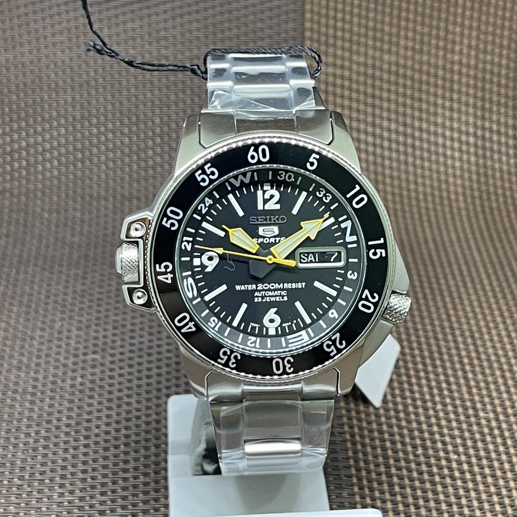 Seiko 5 outlet skz211k1