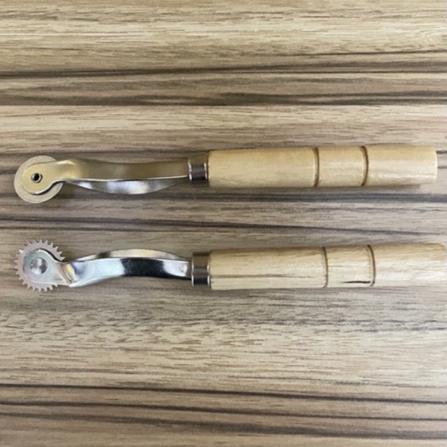 Rader sewing pattern markers / tracing wheel Raders and bald fabric ...