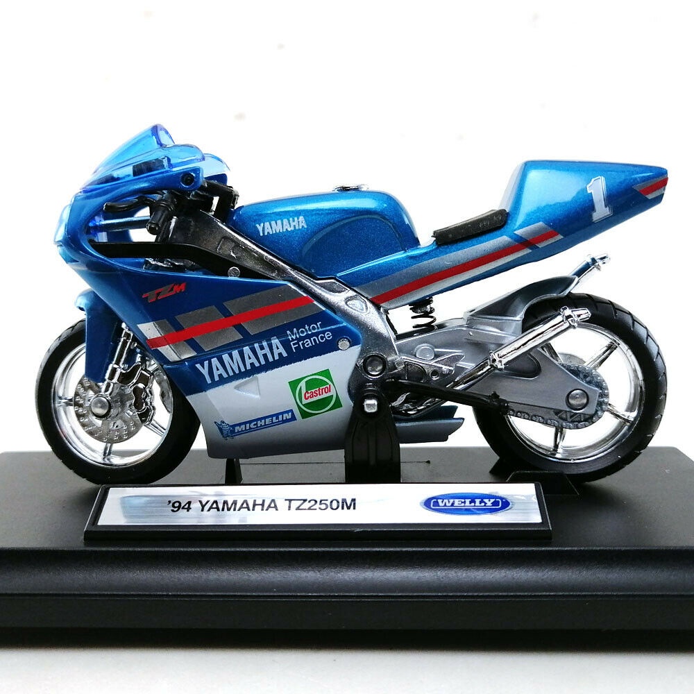 Welly 1-18 Diecast Motorcycle Yamaha Honda CBR Suzuki BMW