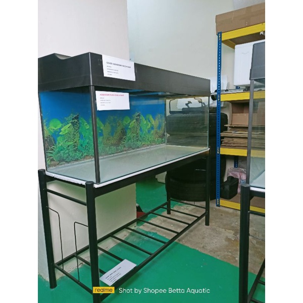 aquarium Kaca saiz besar lebar 4 kaki ( duit pehantaran Dari rm100 ke