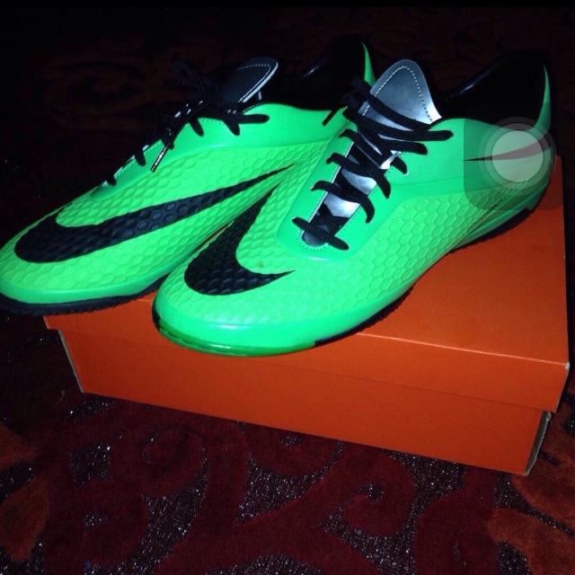 Nike futsal shop shoes hypervenom