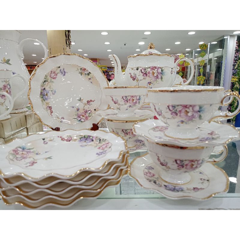 Queens 20pcs Tea Set with Dessert Plate - Daria Golden | Shopee Malaysia