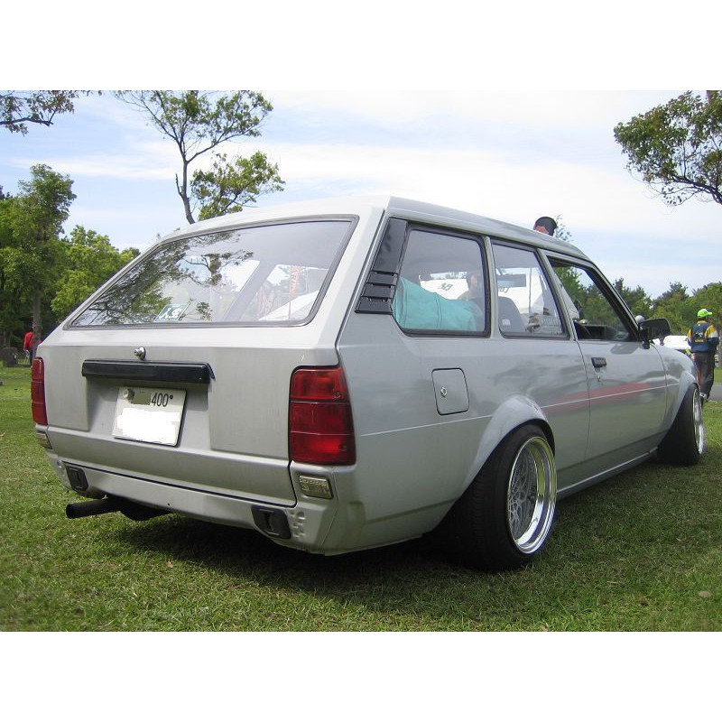 toyota corolla ke70/75 wagon tail lamp jdm spec (L/R) Shopee Malaysia