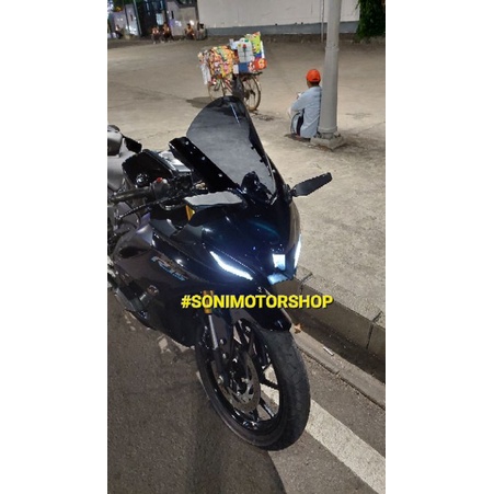 r15 v3 black color price