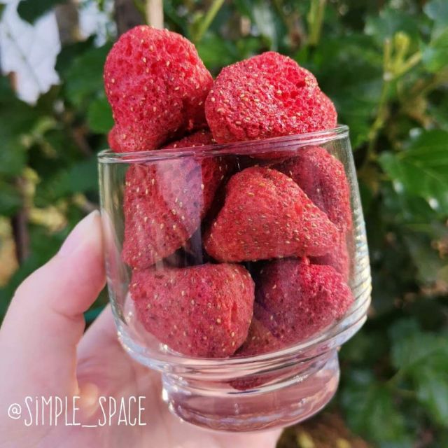 Freeze dried strawberry // 网红冻干草莓 草莓干 零食 100% original strawberry ...