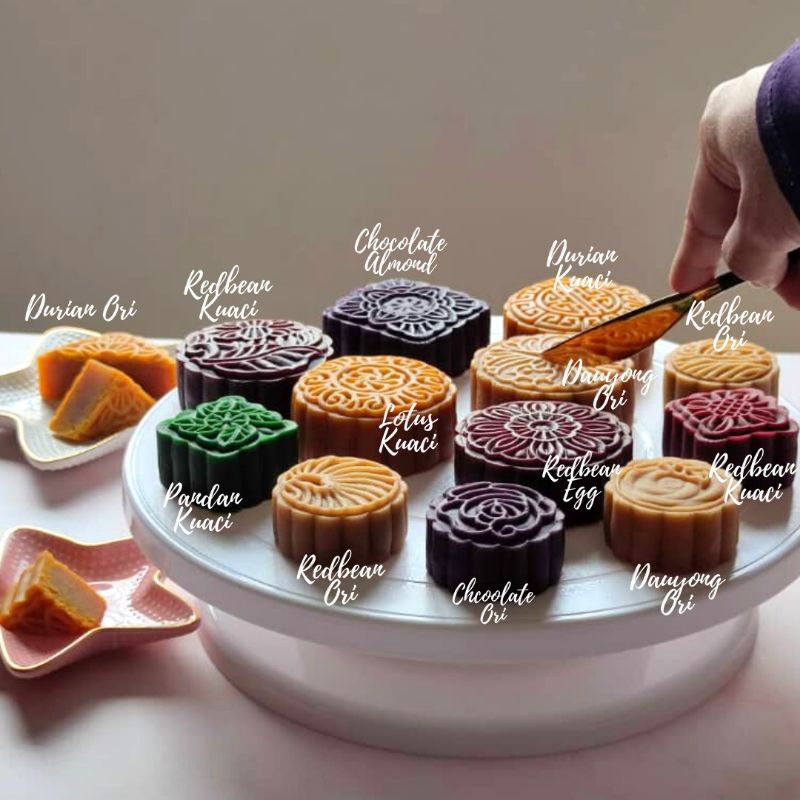 HALAL] SET MOONCAKE 2PCS (CUSTOM PICK, BOLEH PILIH PERISA) SEDAP MURAH BY  MIMILALA, KEK BULAN HALAL 100% BUATAN MUSLIM | Shopee Malaysia