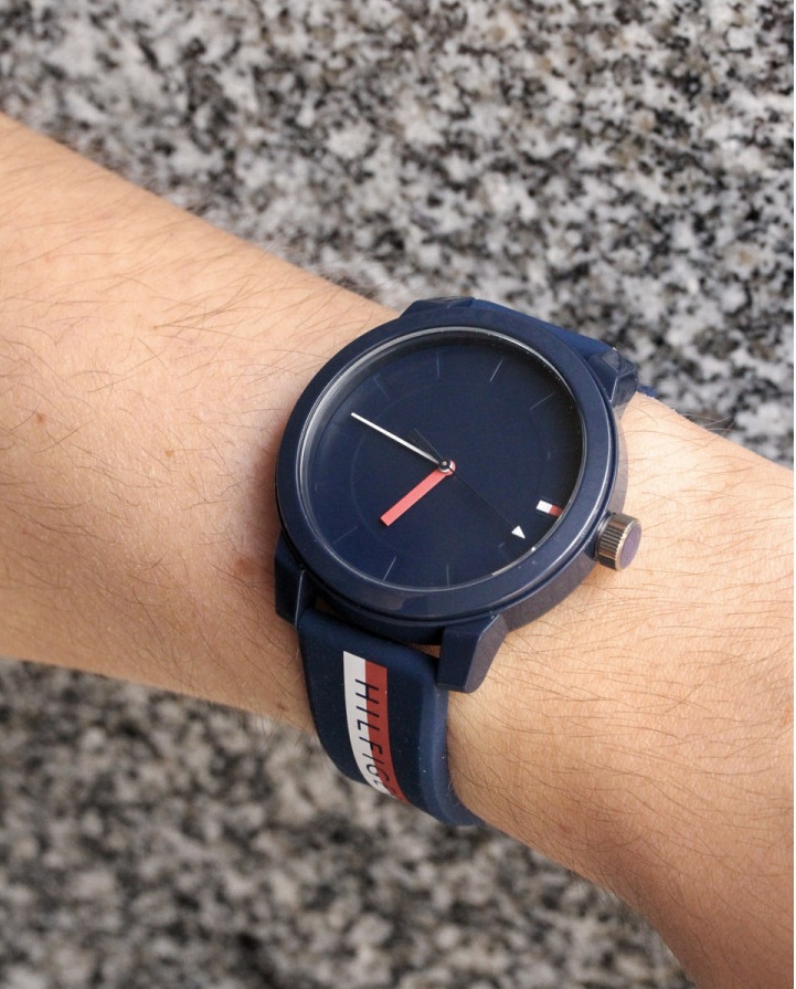 100% Original) Tommy Hilfiger 1791746 Denim Quartz Analog Dark 