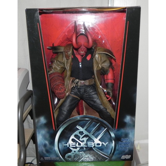 Hellboy - Mezco - 18-inch Hellboy Exclusive Hellboy - Mezco - 18-inch Hellboy Exclusive
