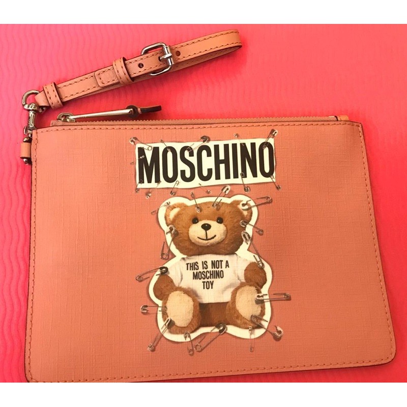 Moschino pouch best sale clutch bag