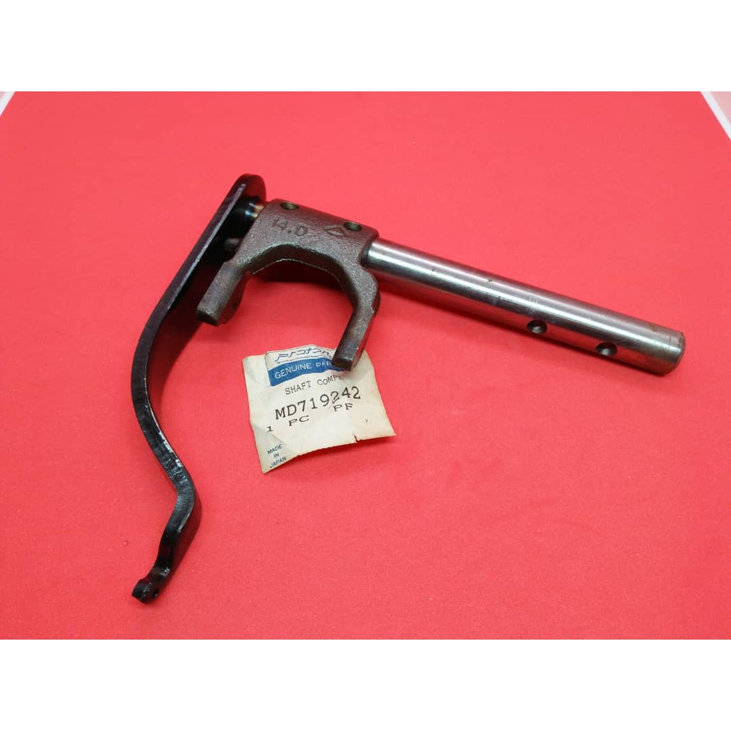 PROTON SAGA ISWARA MANUAL GEARBOX CLUTCH RELEASE SHAFT & FORK MD719242