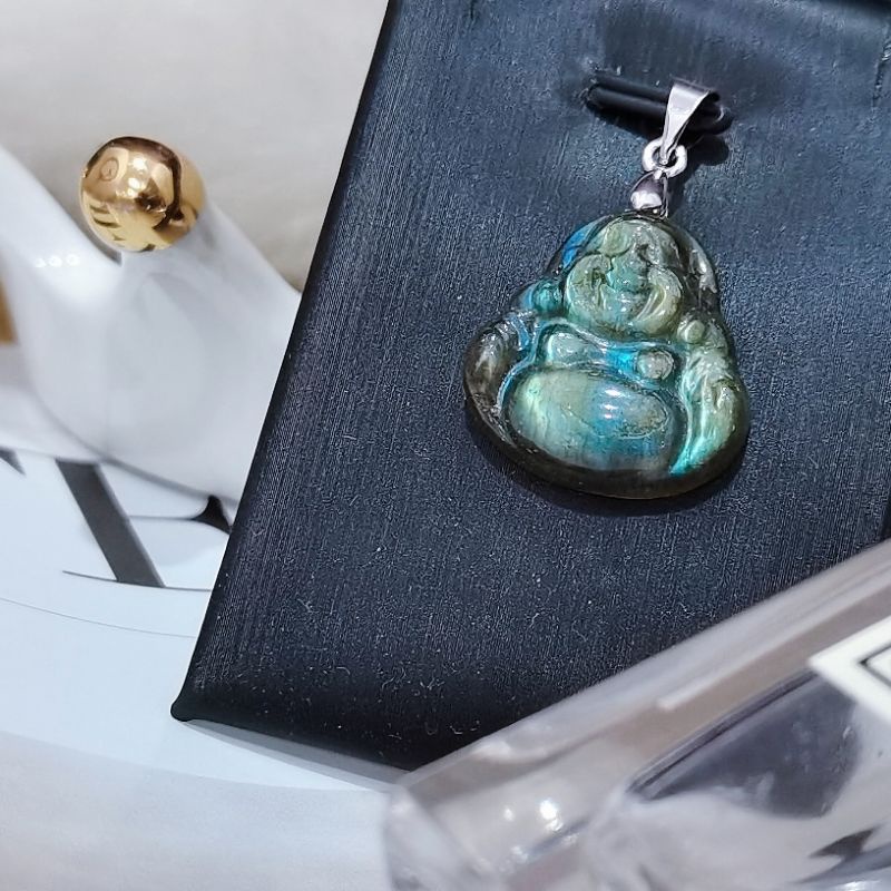 Labradorite deals buddha pendant