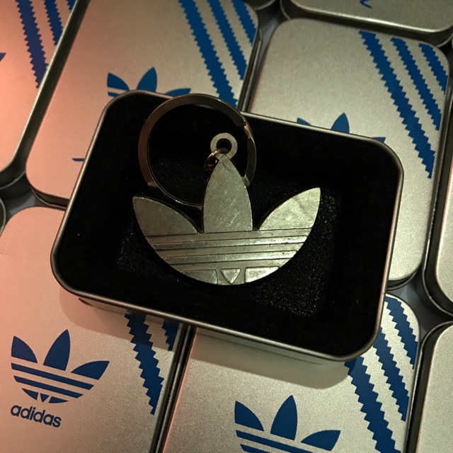 Adidas 2025 trefoil keychain