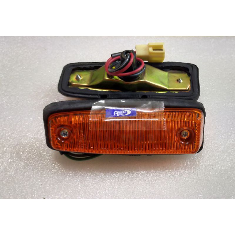 TOYOTA COROLLA KE30,KE35,KE36,KE55 FENDER SIGNAL LAMP-1 PAIR