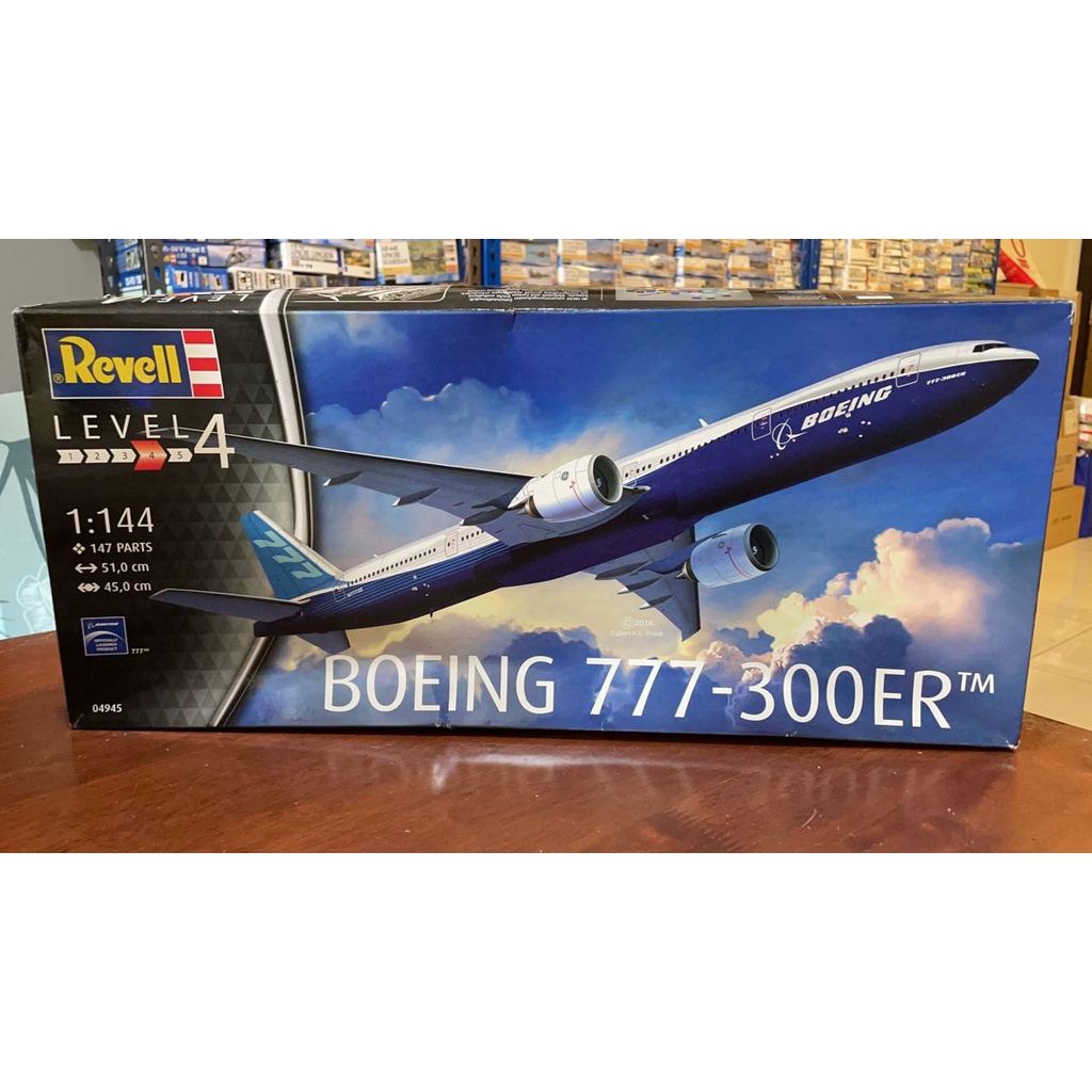 Revell 04945 Boeing 777-300ER Aircraft assembly kit 1/144 | Shopee Malaysia