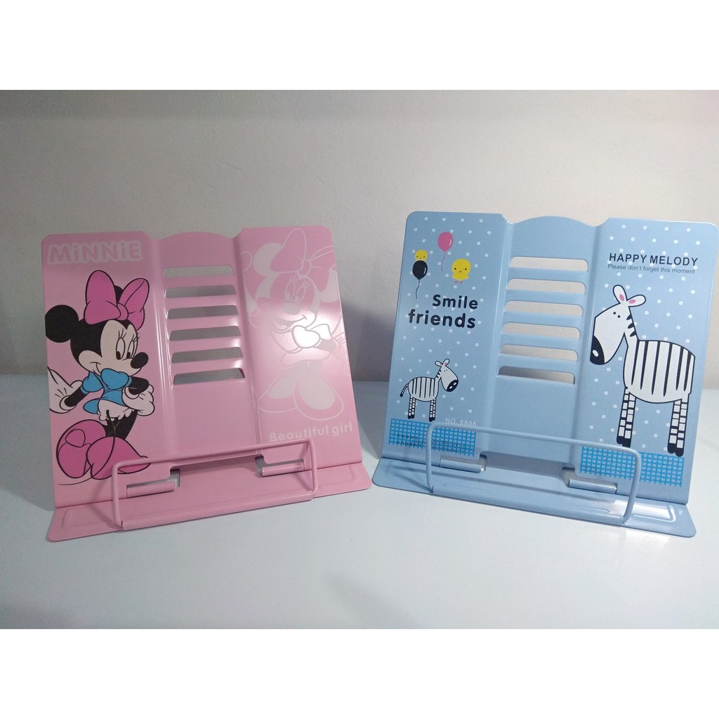 Lists and book clips help children sit and study in the correct posture ...