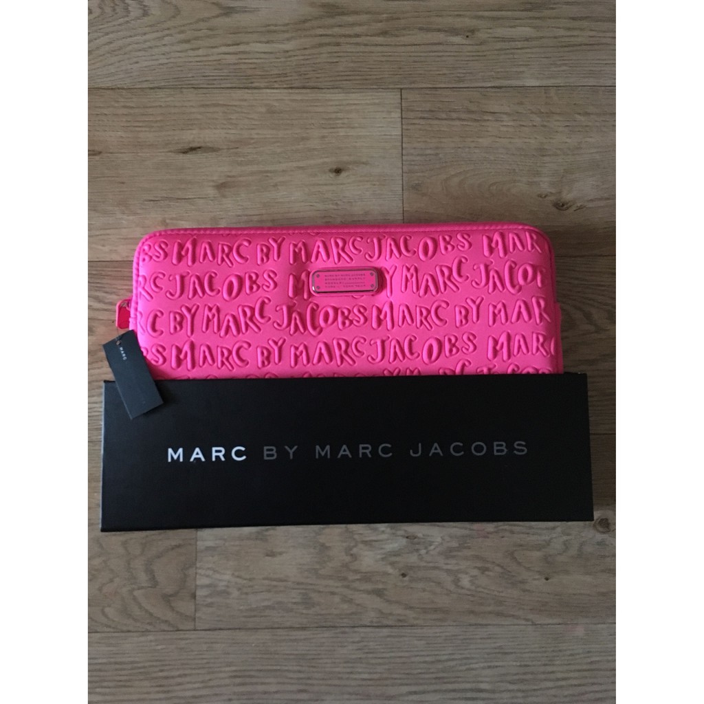 Marc by marc jacobs hotsell laptop sleeve