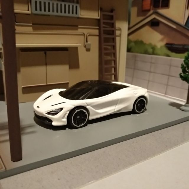 Hot wheels store mclaren 720s white