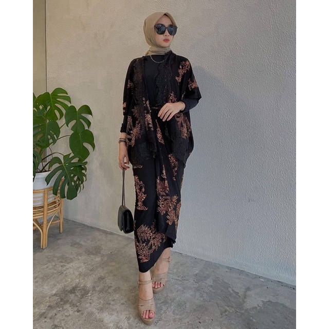 Elegant Ruby Wayang Batik Wrap Suit | Shopee Malaysia