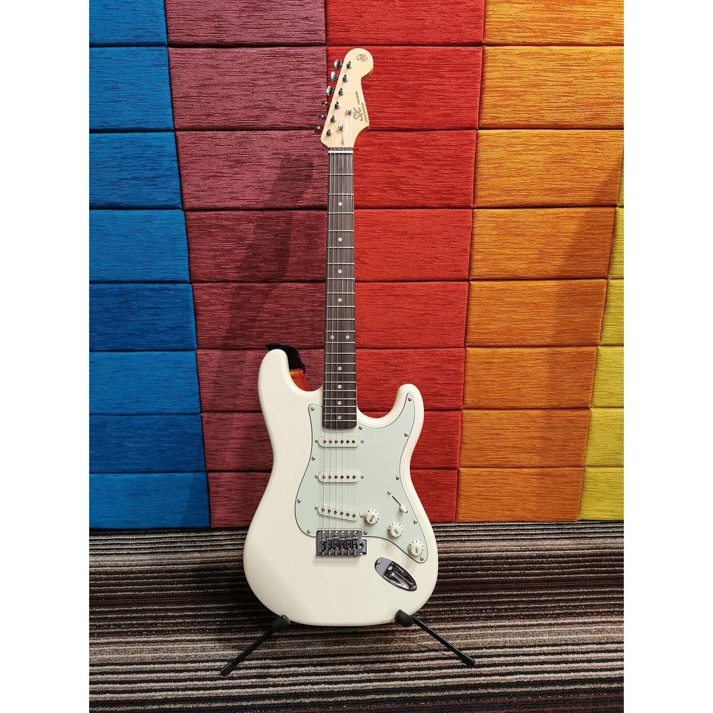 Sx deals stratocaster white