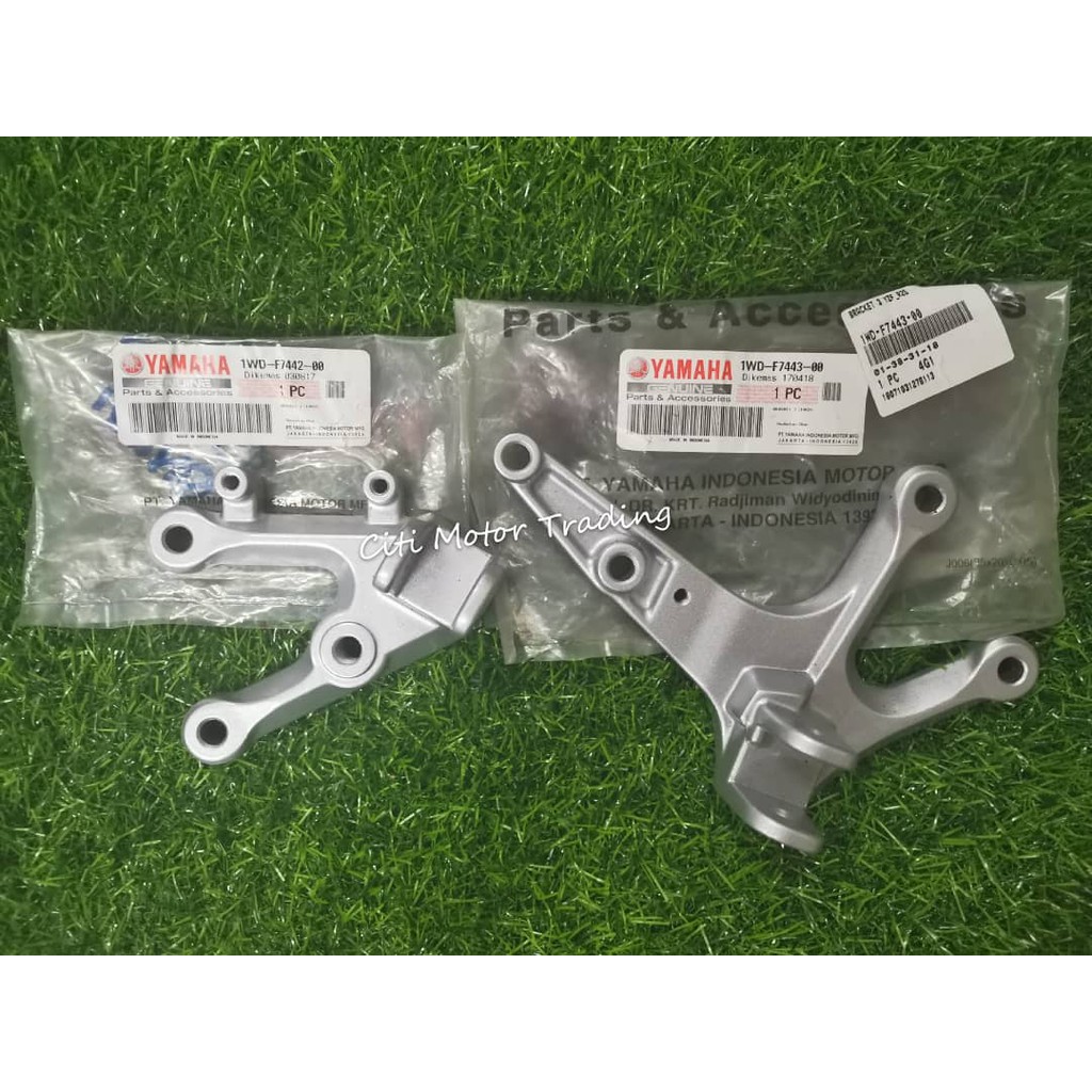 YAMAHA R25 FOOT REST BRACKET 100% ORIGINAL 1 SET ( FRONT ) | Shopee ...
