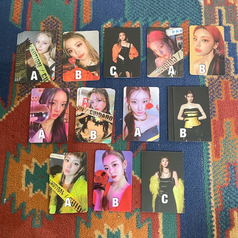 Official PHOTOCARD ITZY GUESS WHO ALBUM | Shopee Malaysia