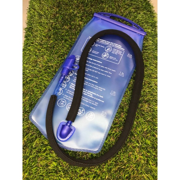 Hydration bladder water 2 liter easy lock big mouth Safety can loop
