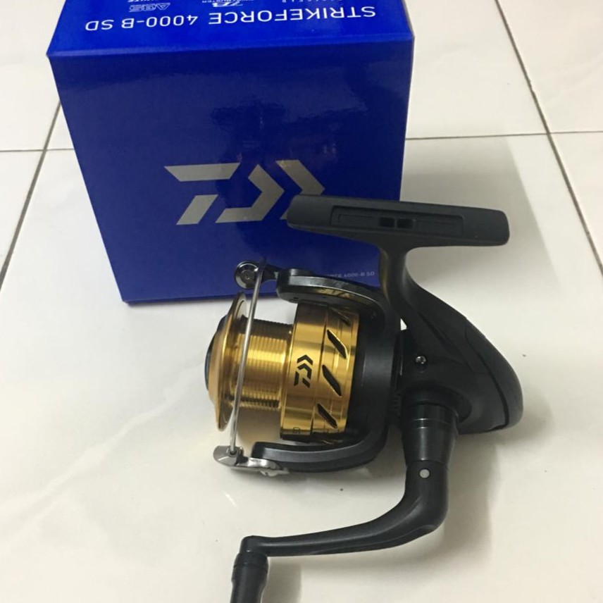 🔥OFFER🔥 DAIWA STRIKEFORCE 1000/ 2000/ 2500/ 4000 Fishing Reel Mesin ...