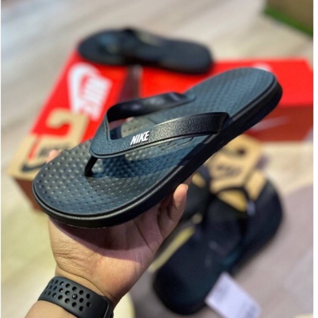 Nike solay outlet sandals