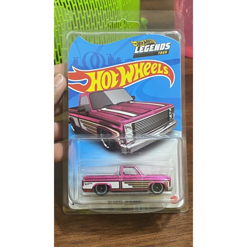 Hot Wheels 1/64 Chevrolet Silverado 1983 - Legends Tour 2020, Real Riders, Violet