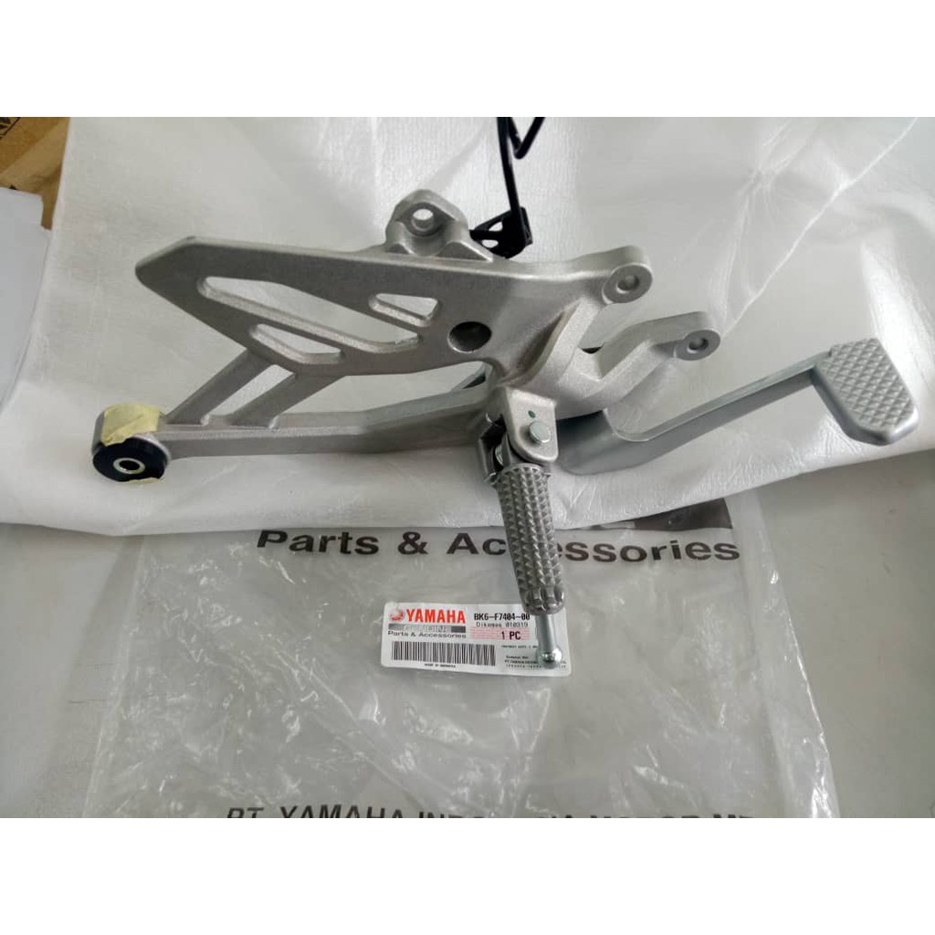 R155 VVA 2019 V3 R15 R15 FRONT FOOTREST ASSY KIT (ORIGINAL100YAMAHA