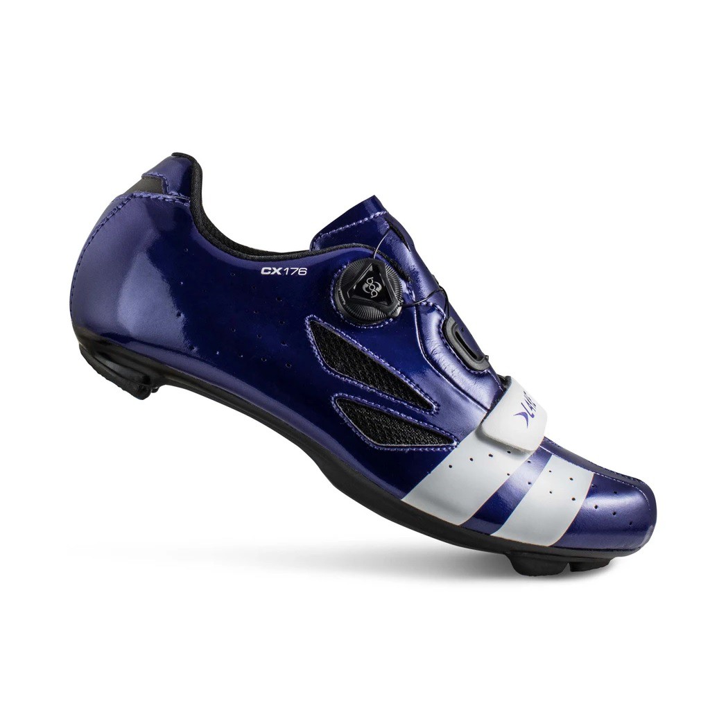 Lake cycling shoes hot sale for wide feet