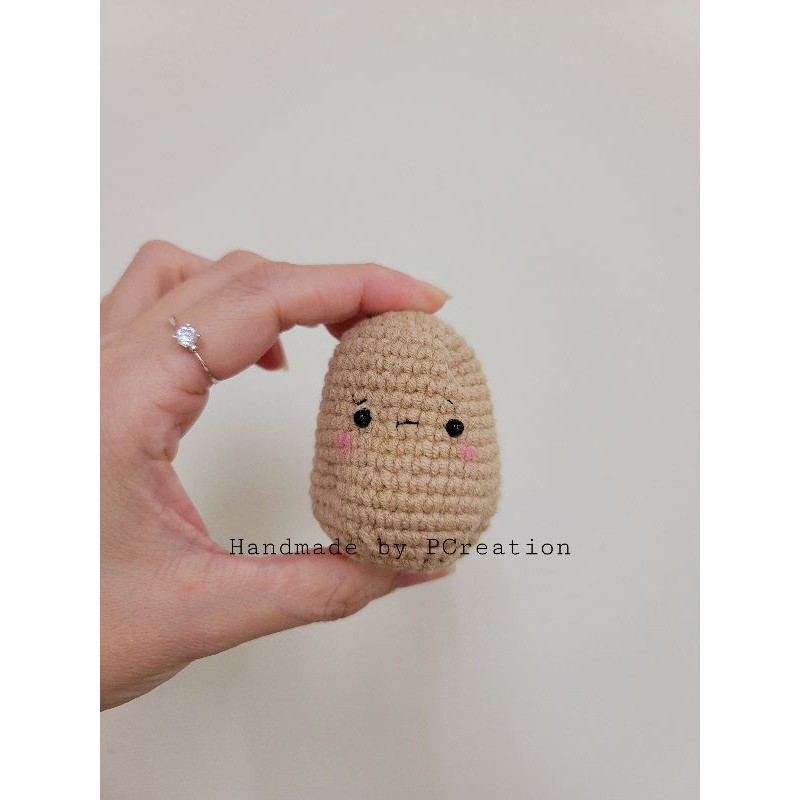(Ready Stock)Handmade Potato key chain 钩针马铃薯吊饰 | Shopee Malaysia
