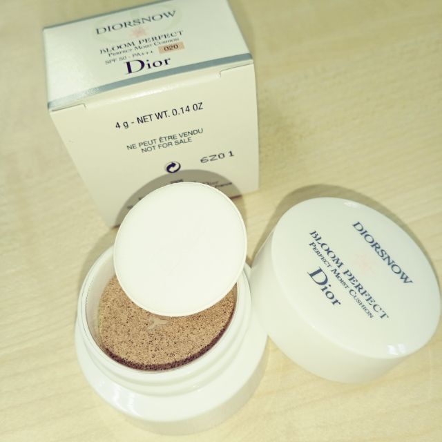 Diorsnow Brightening Perfect Moist Cushion Bloom Perfect sample