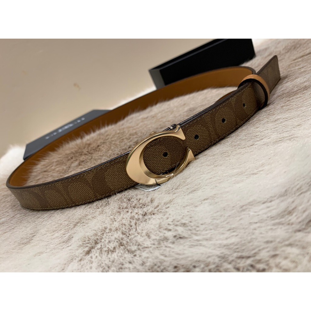 Styling my Coach signature buckle reversible belt-finally! It