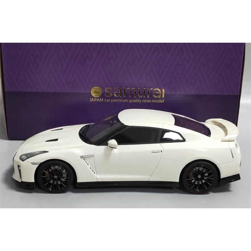 Samurai Kyosho 1:18 Nissan GTR R35 2017 Pearl White | Shopee Samurai Kyosho 1:18 Nissan GTR R35 2017 Pearl White | Shopee