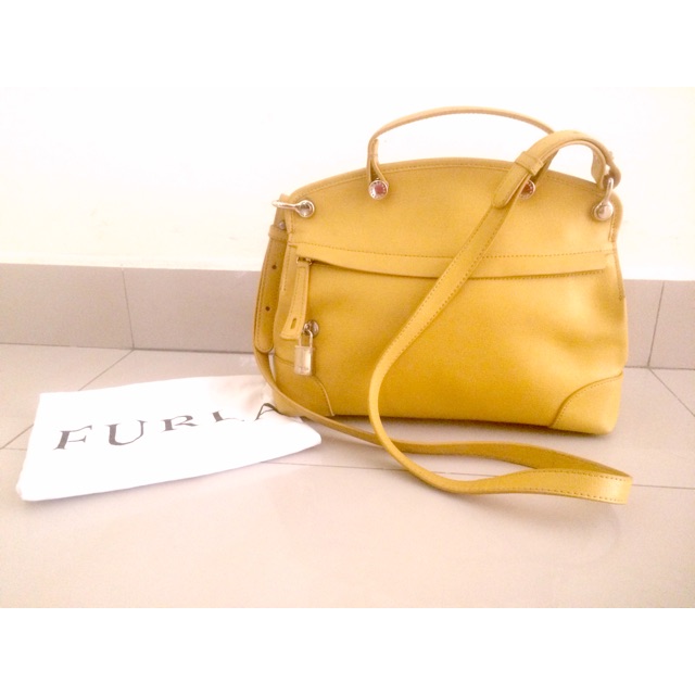 Furla piper medium hotsell