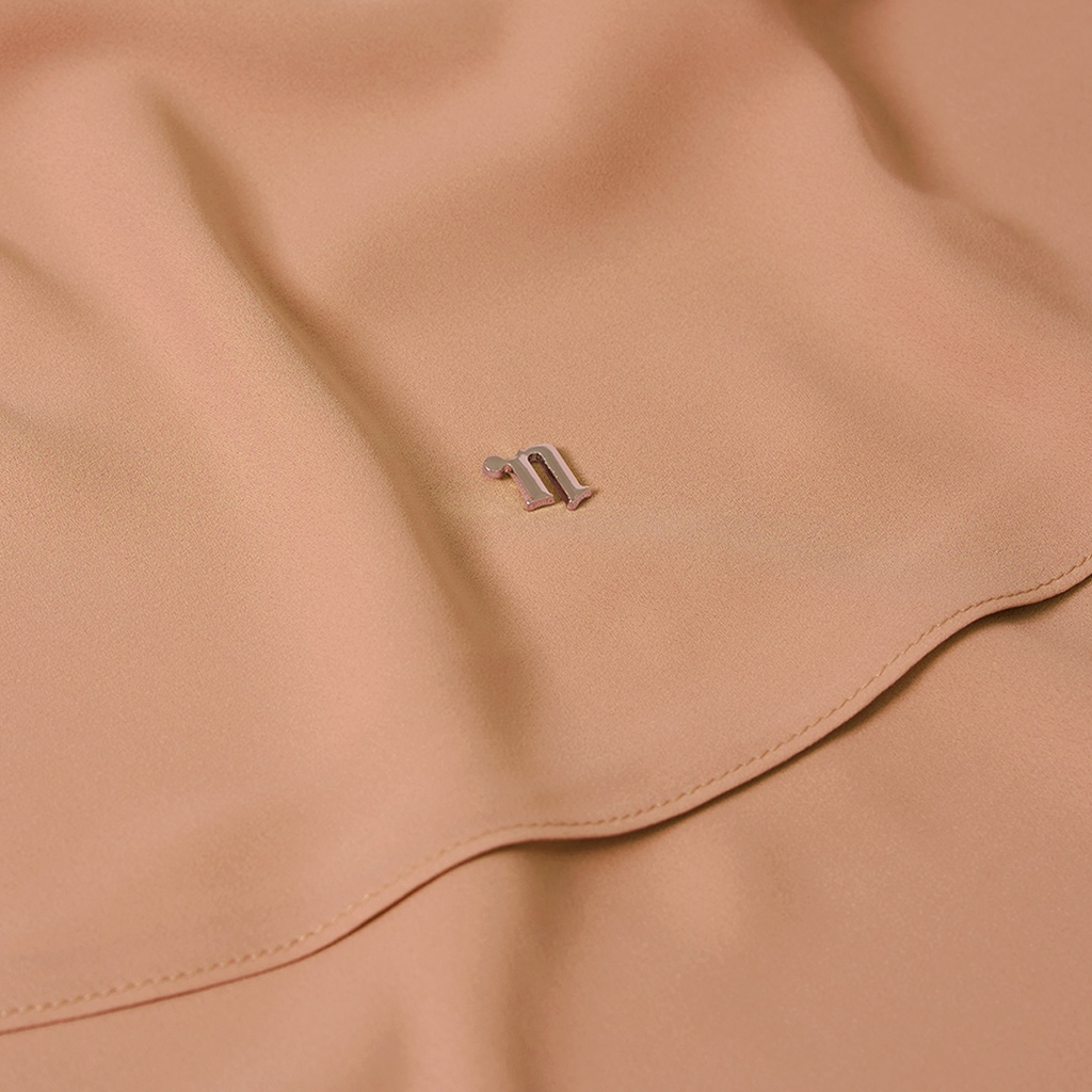 linia shawl naelofar