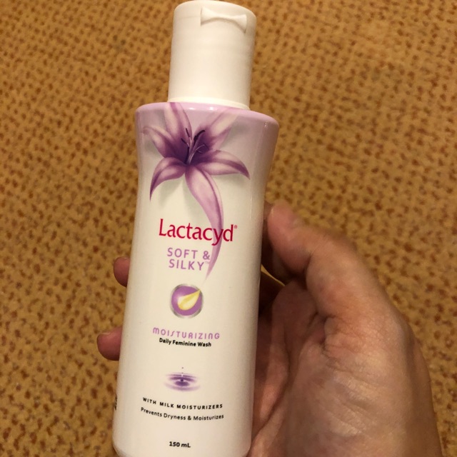 Lactacyd Feminine Wash Soft & Silky 150ml Shopee Malaysia