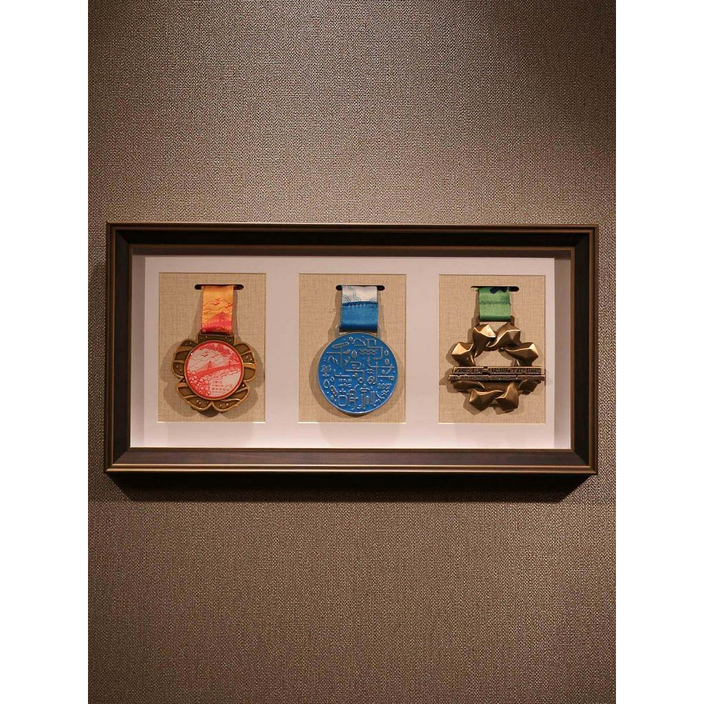 Marathon Medal Medal Storage Solid Wood Frame Table Display Badge ...