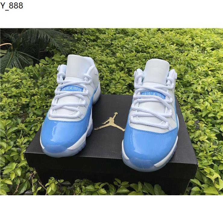 Jordan 11 store azul cielo