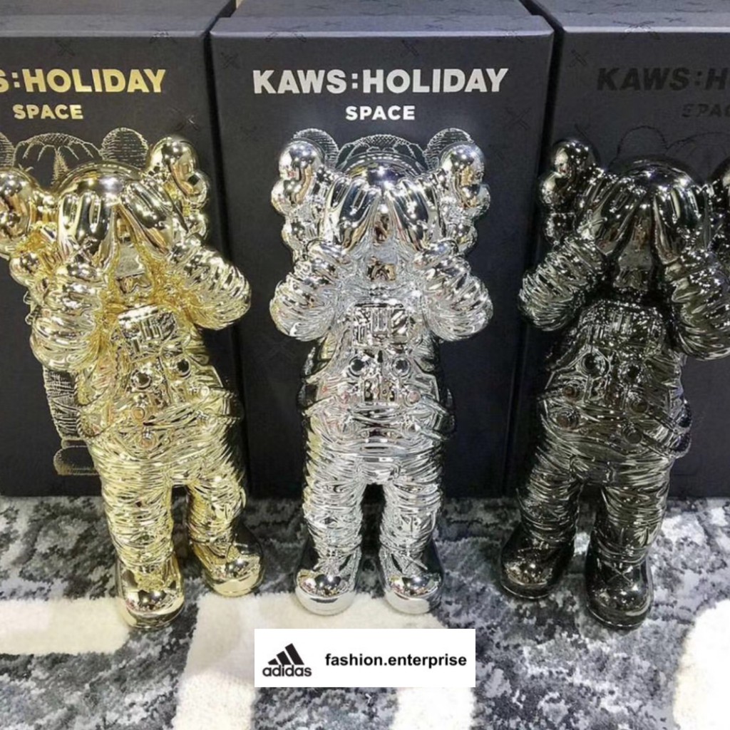 KAWS Holiday Space Figure | Shopee Malaysia