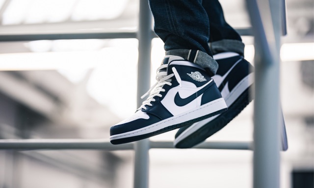 AIR JORDAN 1 MID WHITE OBSIDIAN METALLIC GOLD Shopee Malaysia