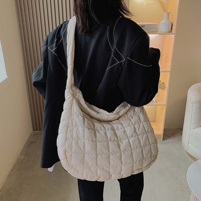 Carlyning style cozy soft M bag perempuan Women s Bag blackpink jennie cos cloud bag New Fashion