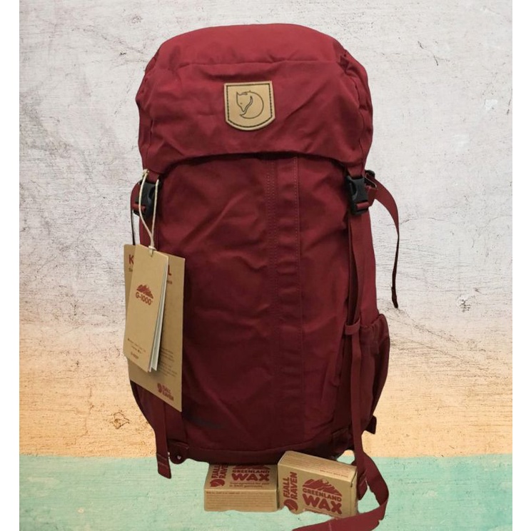 How to Wax a Canvas Backpack with Fjallraven Greenland Wax. 