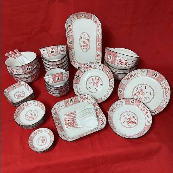 Chinese Plum Blossom Classic Design Porcelain Bowl / Porcelain Plate ...