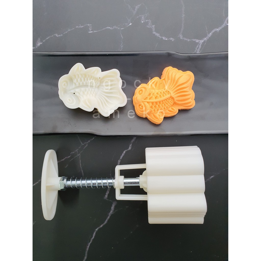 XO NQ00825 - MOONCAKE / PINEAPPLE CAKE SPRING MOLD - FISH SHAPE 50G ...
