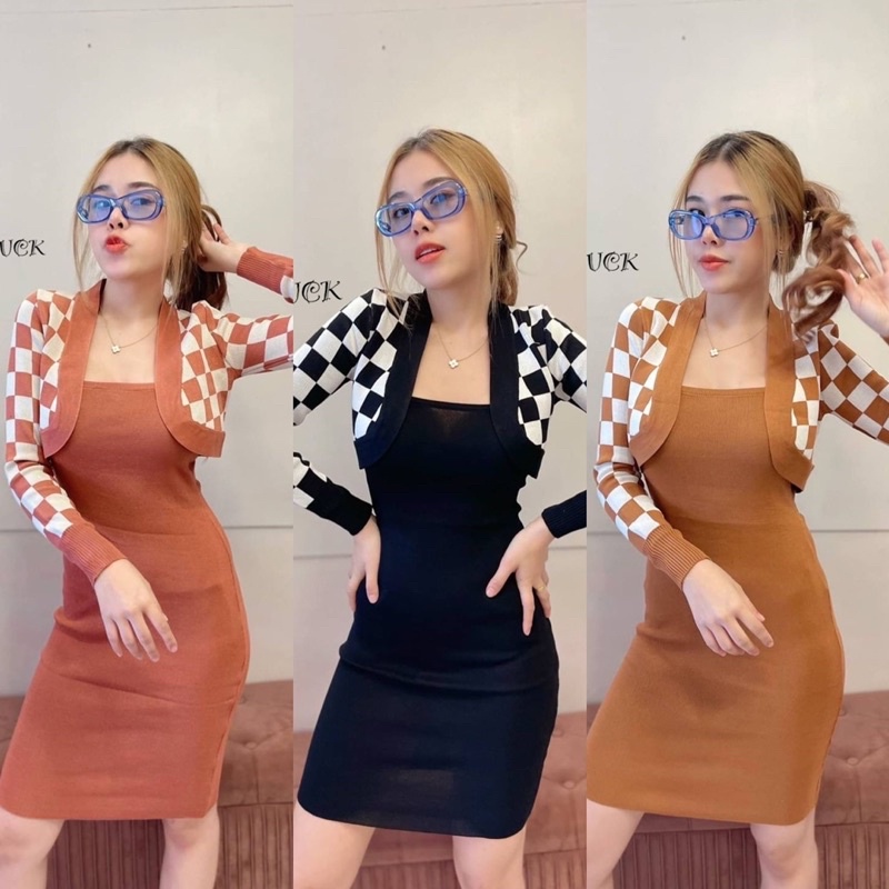 SpinnyHouse 2-Piece Set Silk Carpet Dress + Square Cloak Mannequin ...